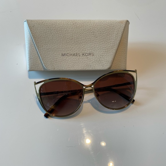 Michael Kors gold / tortoise sunglasses - Picture 5 of 5